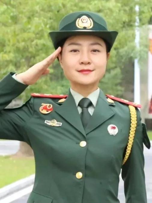 武警军花，绽放的荣耀与担当，武警军花，荣耀与担当的绽放