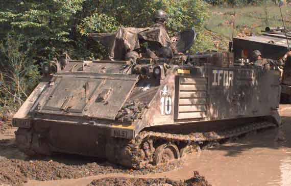 M113轻装甲运兵车，历史、特点与现代应用，M113轻装甲运兵车，历史沿革、特点解析与现代应用探讨