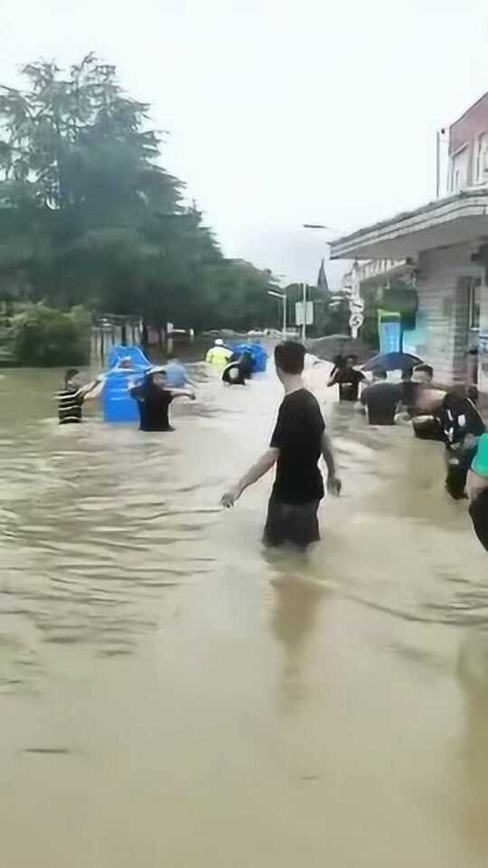 中国最吓人的暴雨视频，揭示自然的力量与人类的挑战，中国暴雨视频揭示自然力量与人类挑战，震撼瞬间见证惊人力量