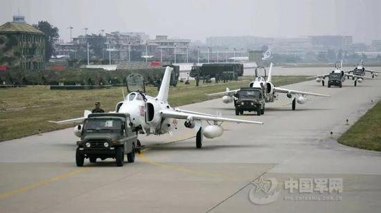 A-10攻击机航程，强大的持久力与作战能力，A-10攻击机的强大持久力与作战能力，深入解析其航程与战斗力