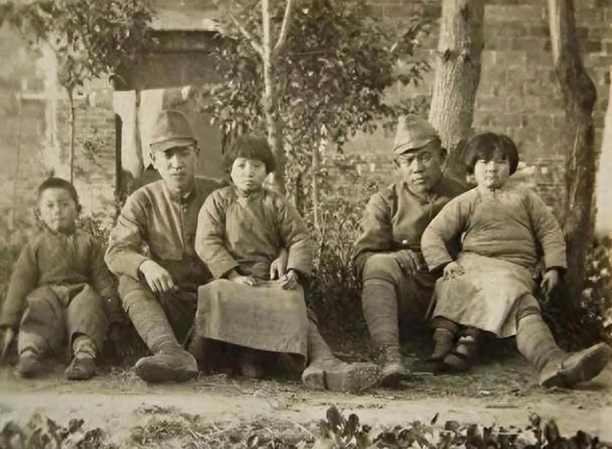 国外儿童卷入战争，最近的新闻与深度观察，国外儿童卷入战争，新闻深度观察