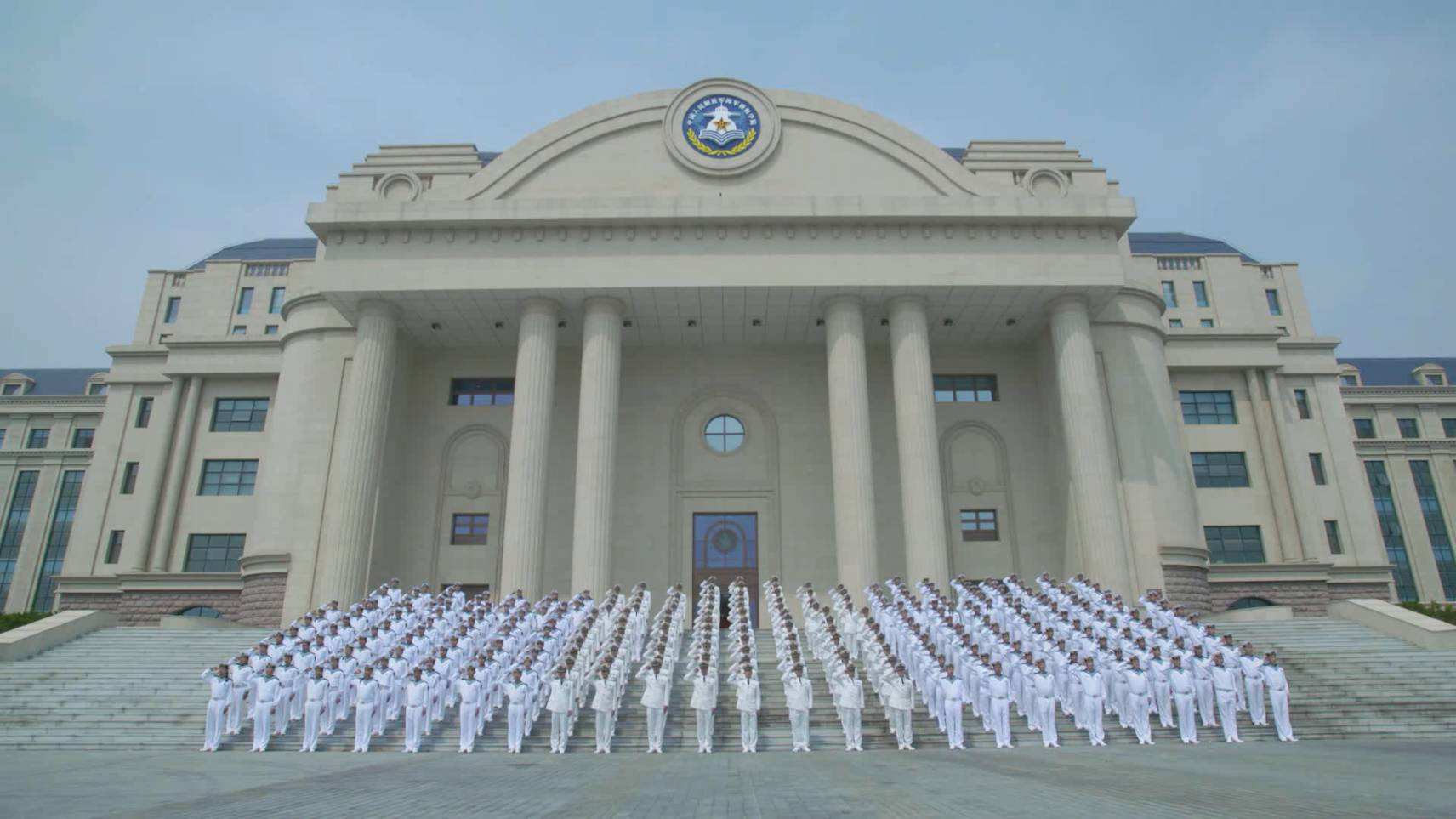 青岛潜艇学院，培养精英人才的摇篮，青岛潜艇学院，精英人才的培育摇篮