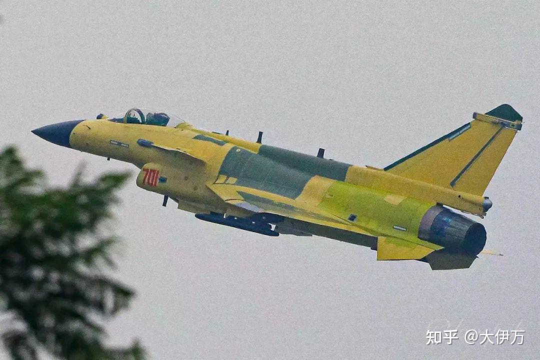 歼-10战斗机，空中之鹰的卓越性能与独特魅力，歼-10战斗机，空中之鹰的卓越性能与独特风采