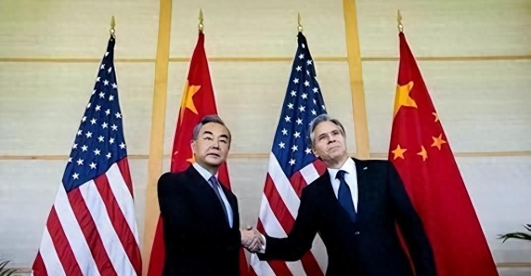 赞美战斗机的壮丽篇章，战斗机壮丽篇章，英勇翱翔的赞歌