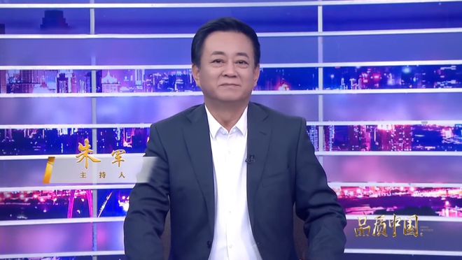 军事频道主持人赵方的风采与影响力，军事频道主持人赵方的魅力与影响力