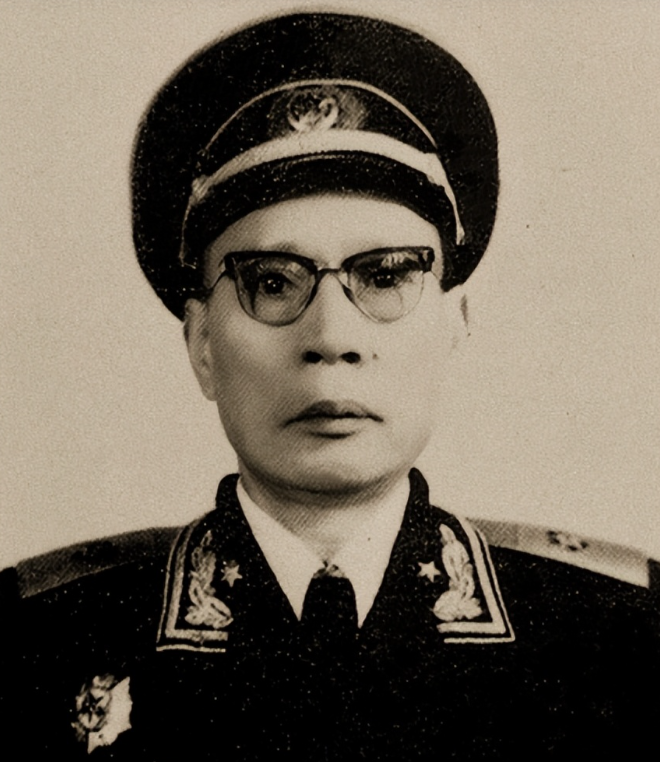 何旺林将军简介，何旺林将军生平简介