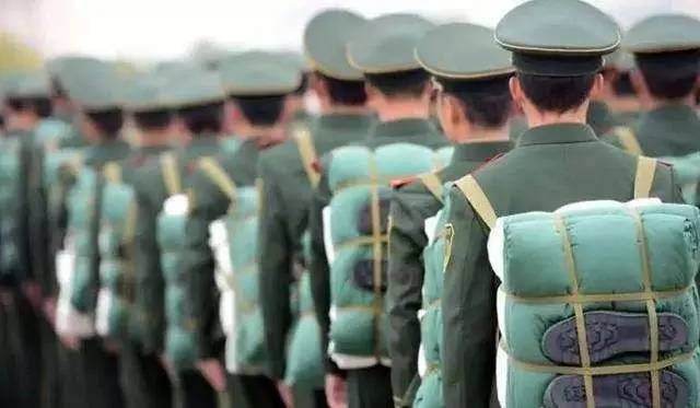 俄防长宣布，超过三十万人积极应征入伍，展现国家力量与荣耀，俄防长宣布，三十万热血青年应征入伍，彰显国家力量与荣耀