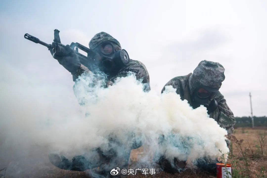 部队演习，锤炼实战能力，筑牢国防屏障，部队演习，锤炼实战能力，筑牢国防安全屏障