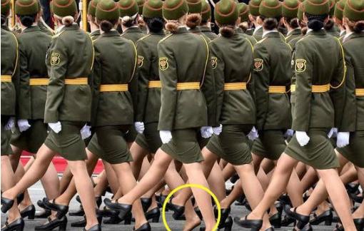 人民解放军仪仗队女兵正面照，荣耀与骄傲的象征，人民解放军仪仗队女兵正面照，荣耀与女性力量的骄傲展现