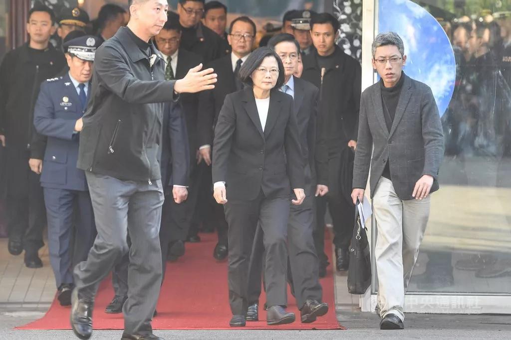 中国黑鹰直升机的发展与现状，关于坠机事件的深度探讨，中国黑鹰直升机发展、现状与坠机事件深度探讨