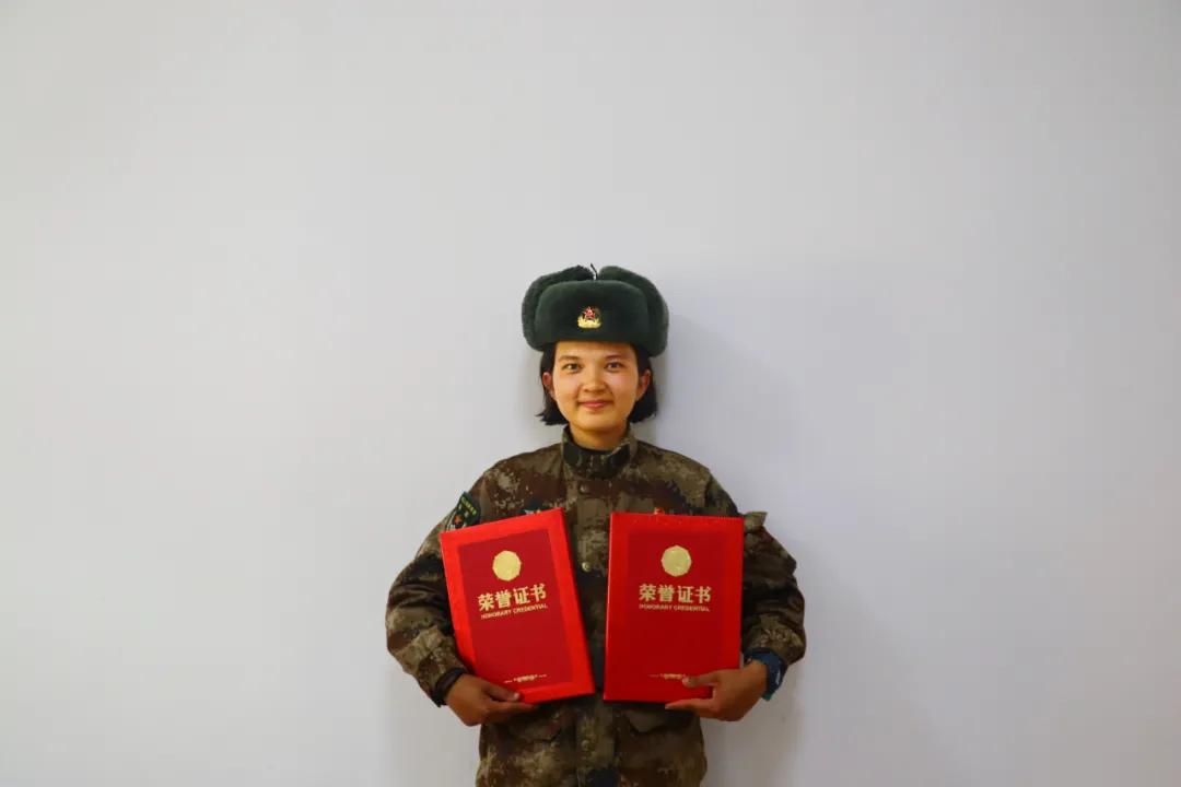 中国武警陆军女兵图片，展现力量与荣耀，中国武警陆军女兵风采，力量与荣耀的展现