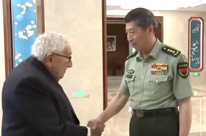 中国与美国开战的最新消息，两国关系的现状及其影响，中美最新动态，开战传闻、关系现状及其全球影响