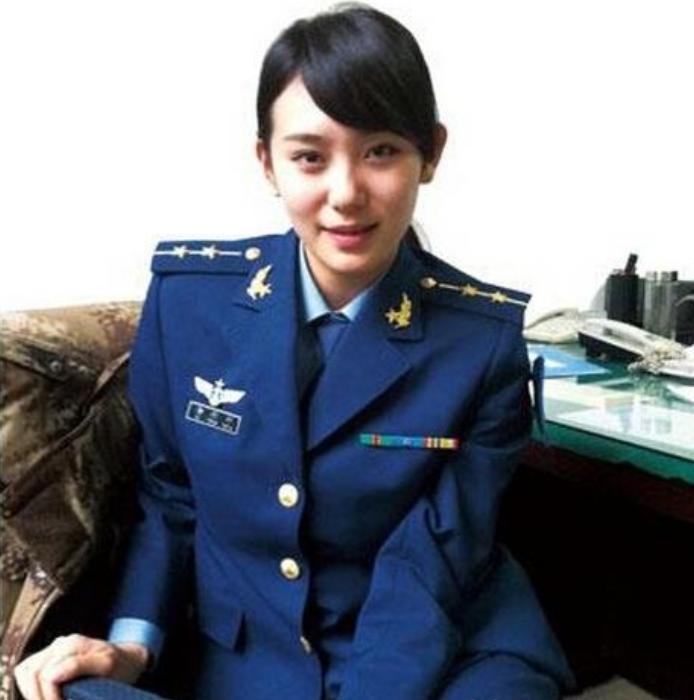 中国女兵，高清图片展现飒爽英姿，中国女兵高清图片展现飒爽英姿风采