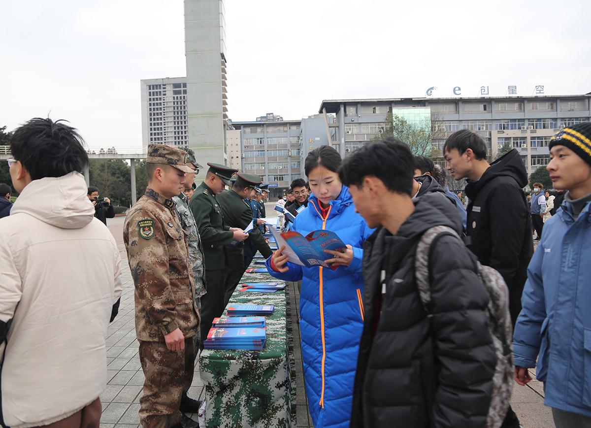 关于2021年秋季征兵入伍时间的相关探讨，关于秋季征兵入伍时间的探讨与分析
