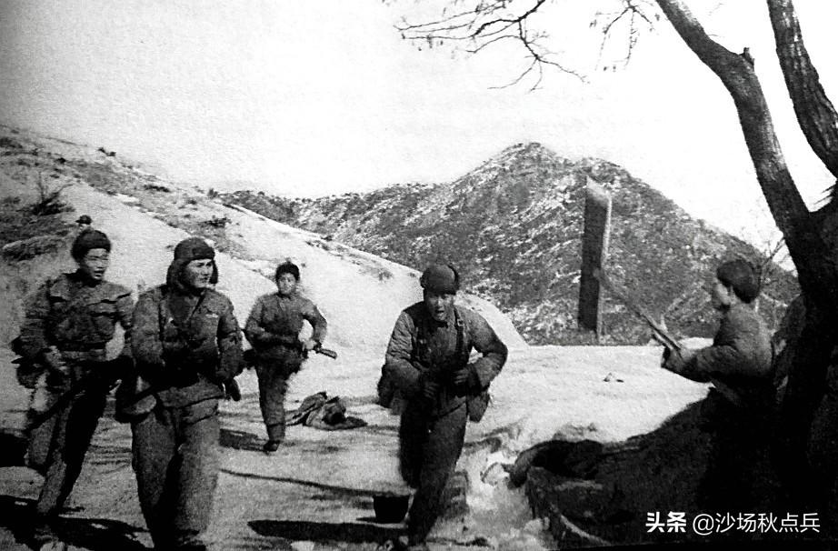 冰雕连遭遇美国士兵，补枪还是敬礼？历史的真相与解读，冰雕连遭遇美国士兵，如何应对？历史真相与解读