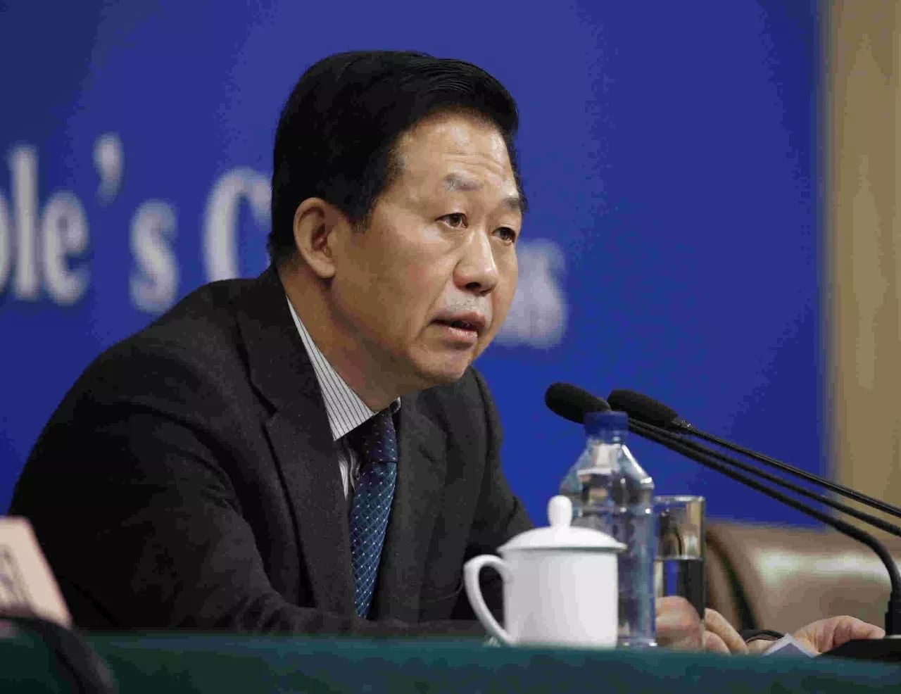 探究外交部部长助理与副司长之间的职级差异，外交部部长助理与副司长职级差异解析