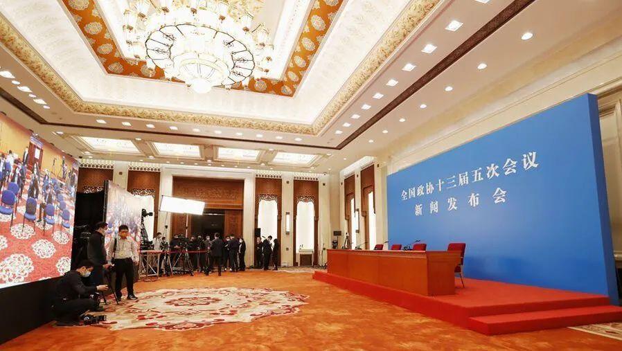 新闻发布会是一种重要的信息传播媒介，新闻发布会，重要信息传播媒介的聚焦点