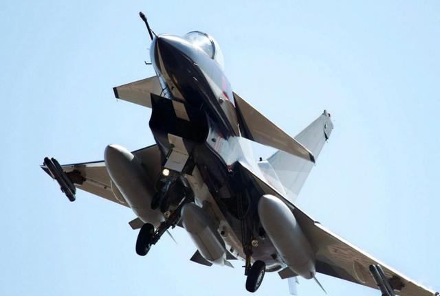 歼-10战斗机意义深远，中国空军现代化建设的里程碑，歼-10战斗机，中国空军现代化建设的里程碑