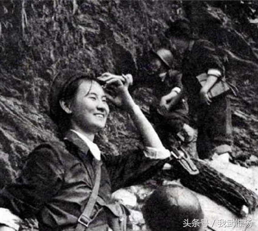 八十年代中国女兵照片，历史影像中的飒爽英姿，八十年代中国女兵的飒爽英姿，历史影像回顾