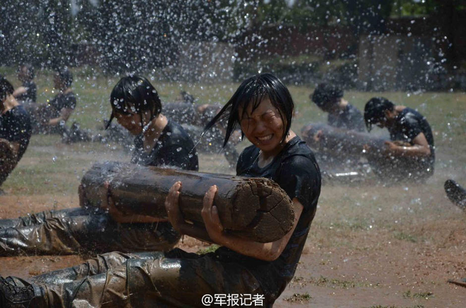 中国女特种兵训练方式，中国女特种兵独特训练方式揭秘