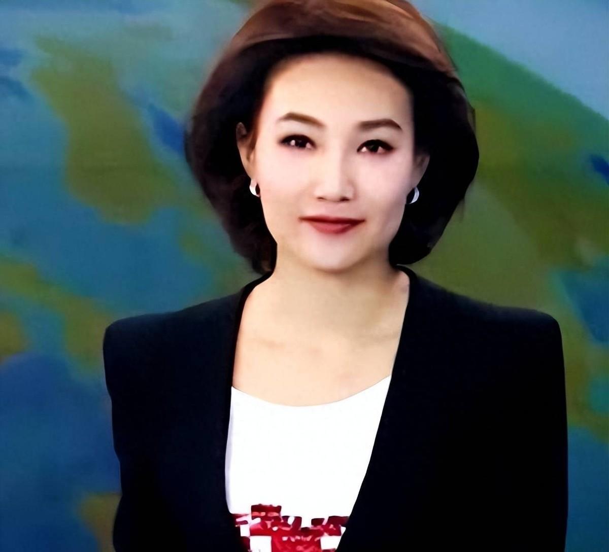军事栏目女主持人，打破刻板印象，展现新时代风采，军事栏目女主持人，展现新时代风采的先锋典范