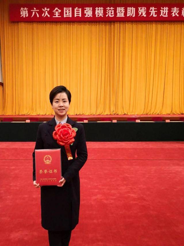 郑璇少将，第十四集团军中的杰出代表，郑璇少将，第十四集团军中的璀璨明星