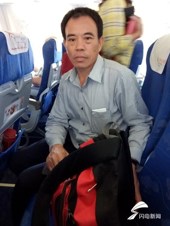 歼-15战斗机于4月18日飞临台湾上空，捍卫国家主权与领土完整的坚定决心，歼-15战斗机捍卫台湾上空，坚定维护国家主权领土完整
