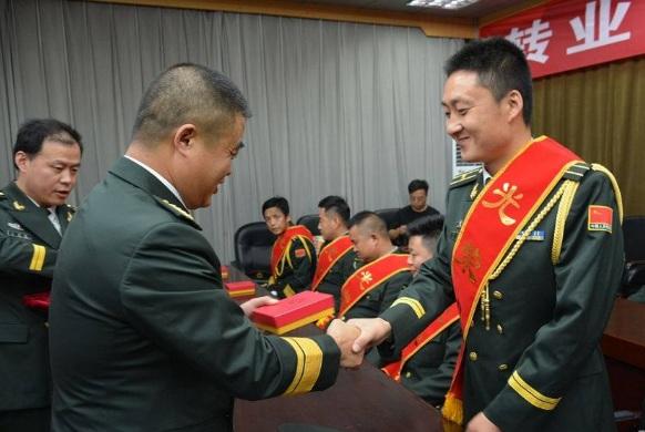 转业军官网，连接军民，共筑中国梦的桥梁，转业军官网，军民共筑中国梦的桥梁