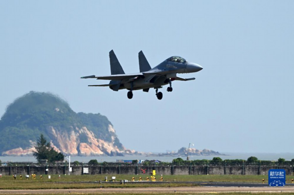 揭秘歼-16低空飞行视频，展现超凡性能与尖端科技，揭秘歼-16低空飞行，超凡性能与尖端科技展示