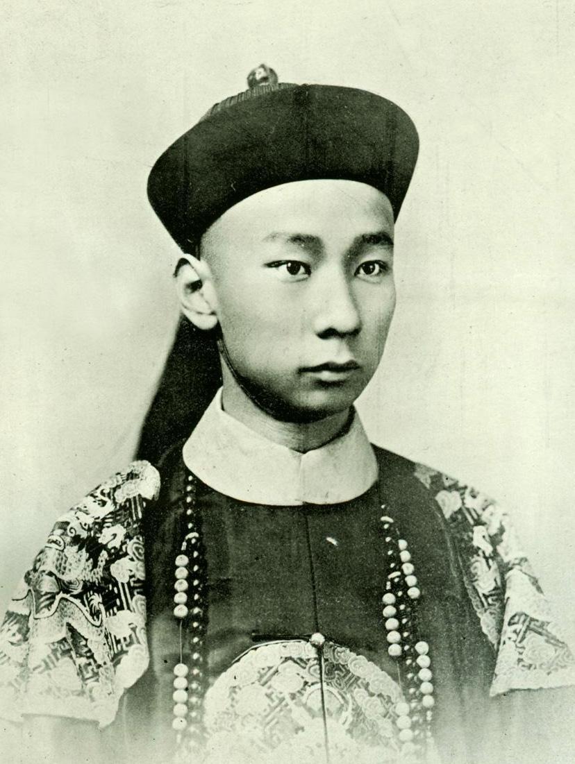 邓稼先，历史人物的卓越贡献与崇高精神评价，邓稼先，卓越贡献与崇高精神的历史人物评价