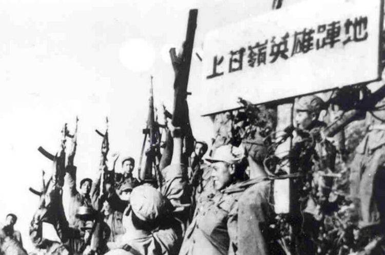 上甘岭战役中英勇无畏的牺牲者——以胸膛堵住敌人枪口的英雄事迹，上甘岭战役中的无畏英雄，胸膛堵枪口的牺牲者赞歌