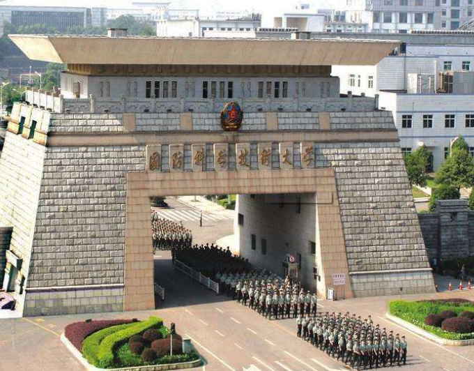 中国解放军陆军工程大学，培养新时代英才的摇篮，中国解放军陆军工程大学，新时代英才的摇篮