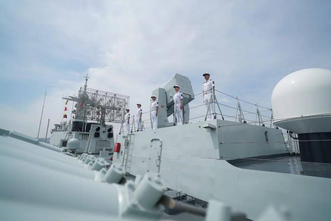 中国海军南通舰，新时代的海上卫士，中国海军南通舰，新时代海上卫士的骄傲