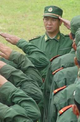 丁晓兵是谁——一位英勇无畏的军人典范，丁晓兵，英勇无畏的军人典范