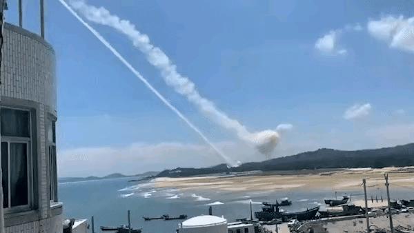 火箭炮成本，深度解析与探讨，深度解析与探讨，火箭炮的成本揭秘