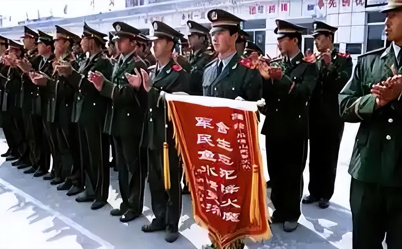 关于将某师改编为武警支队的探讨，某师改编为武警支队，深度探讨与解析