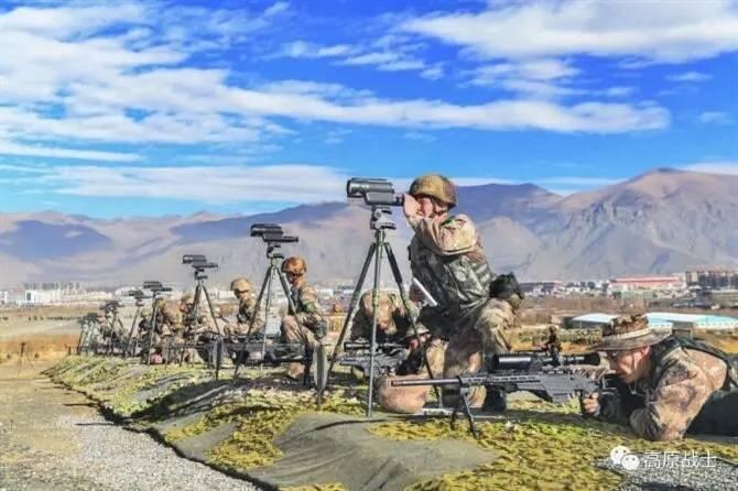 探究QCQ-17式轻型冲锋枪，性能、特点与应用，QCQ-17式轻型冲锋枪，性能、特点与应用解析