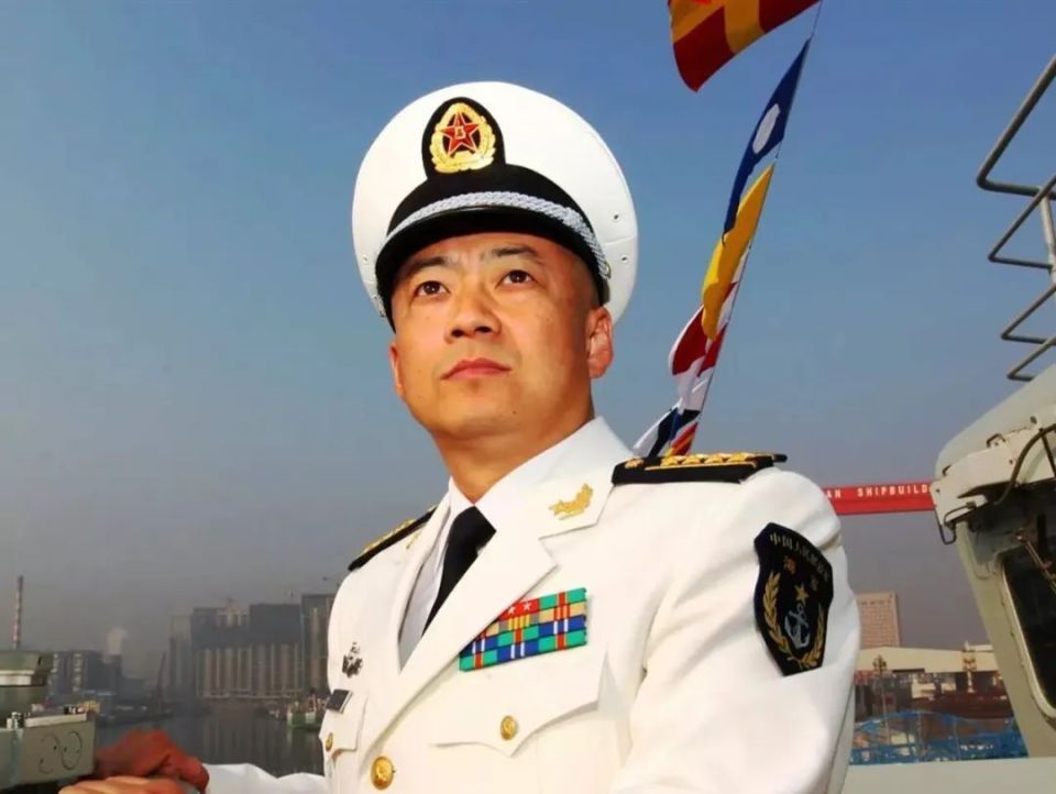 辽宁舰长军衔，荣耀与责任并存，辽宁舰长军衔，荣耀与责任的并重