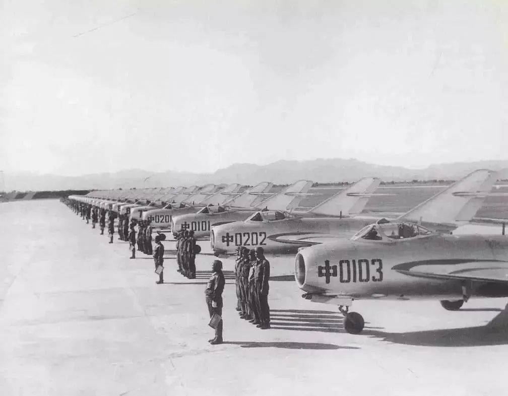 中国空军成立时间，回溯历史，展望未来——纪念中国空军成立88周年（1934年8月14日），纪念中国空军成立88周年，回溯历史，展望未来，探寻中国空军成长之路（1934年8月14日）