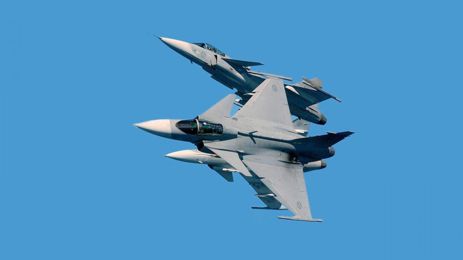 歼10战斗机有机炮吗？——中国空军主力战机的机炮装备探究，中国空军主力战机歼10战斗机的机炮装备探究