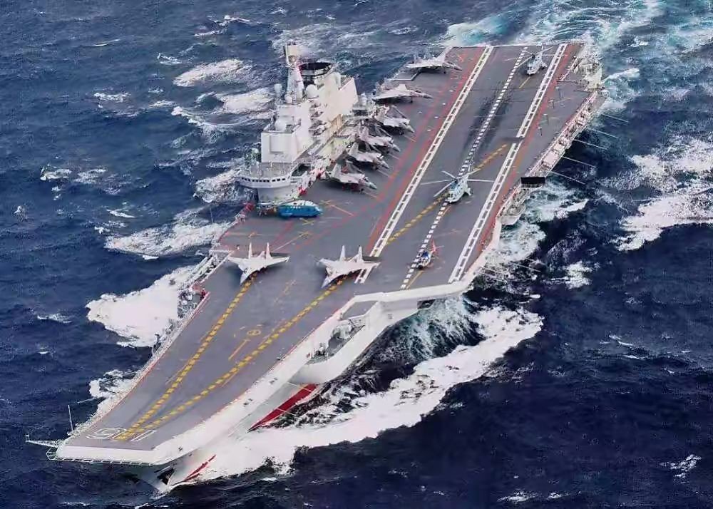 辽宁号航天母舰，中国海军新时代的里程碑，中国海军新时代的里程碑，辽宁号航天母舰亮相世界舞台