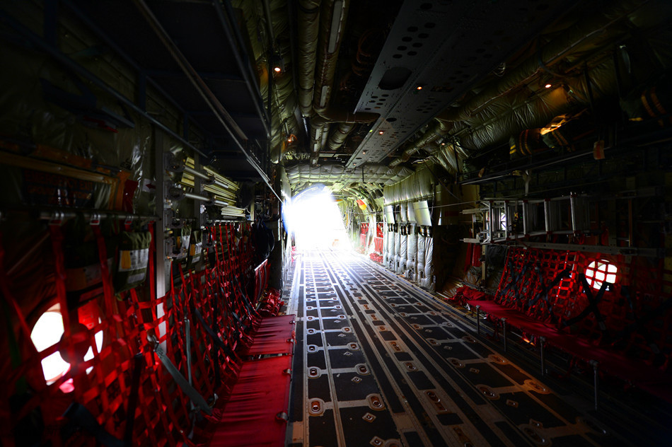 C-130运输机货舱尺寸研究，C-130运输机货舱尺寸详解