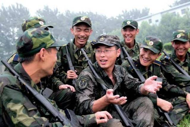 近视能否报考军校，问题解析与探讨，近视报考军校解析，探讨与探讨的限制条件
