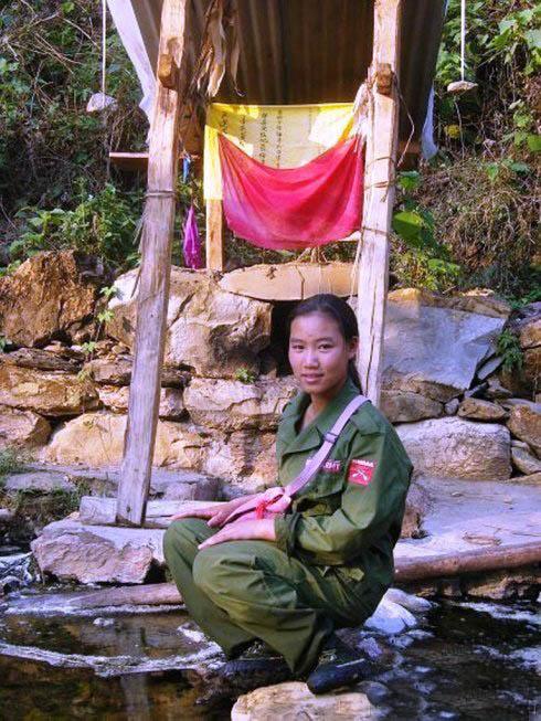 中国女兵最漂亮的照片图片，展现英勇与美丽的瞬间，中国女兵英勇与美丽瞬间，最动人的照片图片展示