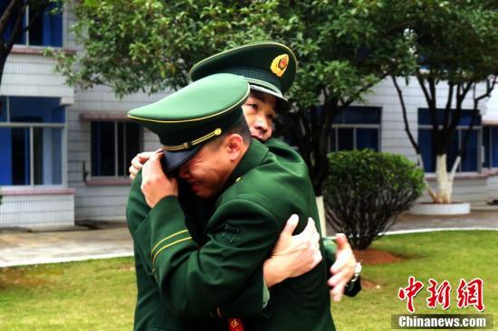 解放军胸标与军衔，揭示中国军队等级制度的核心要素，解放军胸标与军衔，揭示中国军队等级制度的核心要素概览