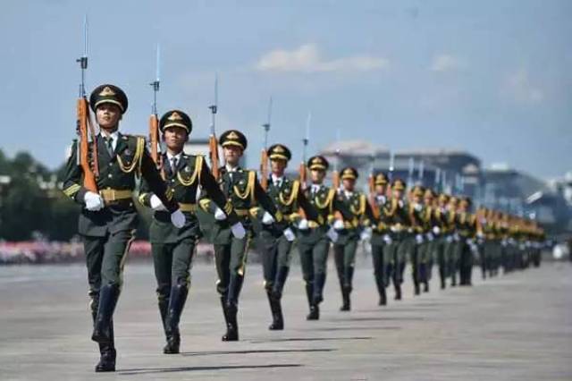 中国阅兵正步改革，迈向新时代的步伐调整，中国阅兵正步改革，迈向新时代的步伐调整