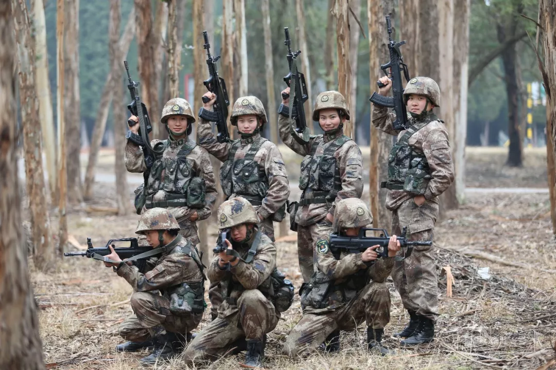 中国女特种兵的卓越功绩，中国女特种兵的辉煌功绩
