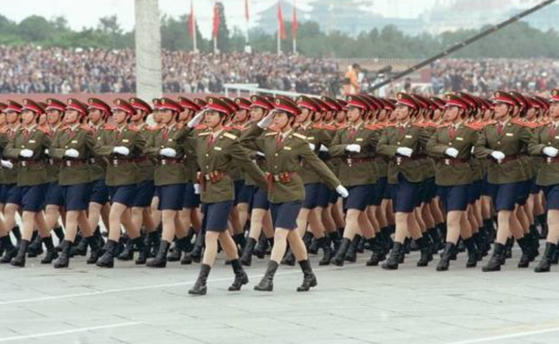 解放军阅兵方队规模与人员构成揭秘，一队究竟多少人？，解放军阅兵方队规模与人员构成深度解析，队伍究竟有多少人？