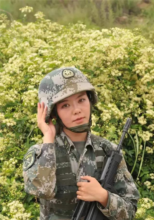 中国女兵图片大全，高清壁纸展现飒爽英姿，中国女兵高清壁纸，飒爽英姿的图片大全