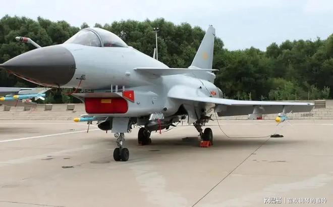 中国有类似A-10的飞机吗？——探讨中国军事航空的多元化发展，中国军事航空的多元化发展，是否有类似A-10的飞机？
